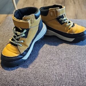 Oshkosh Winter Boots Yellow Mustard Black Slip Ons Velcro Boys Size 11 Shoes